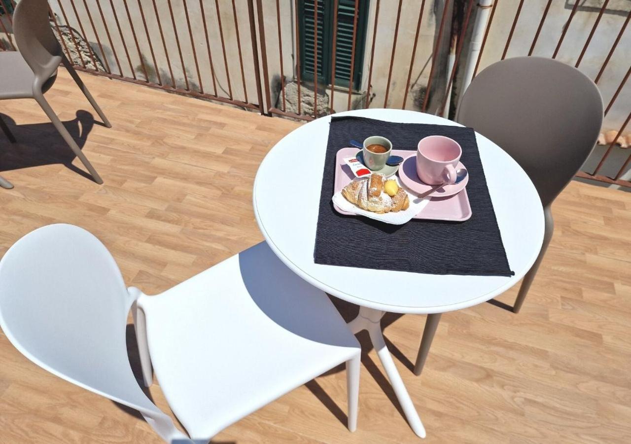 B&B Tra Le Vie Del Borgo 비에스테 외부 사진