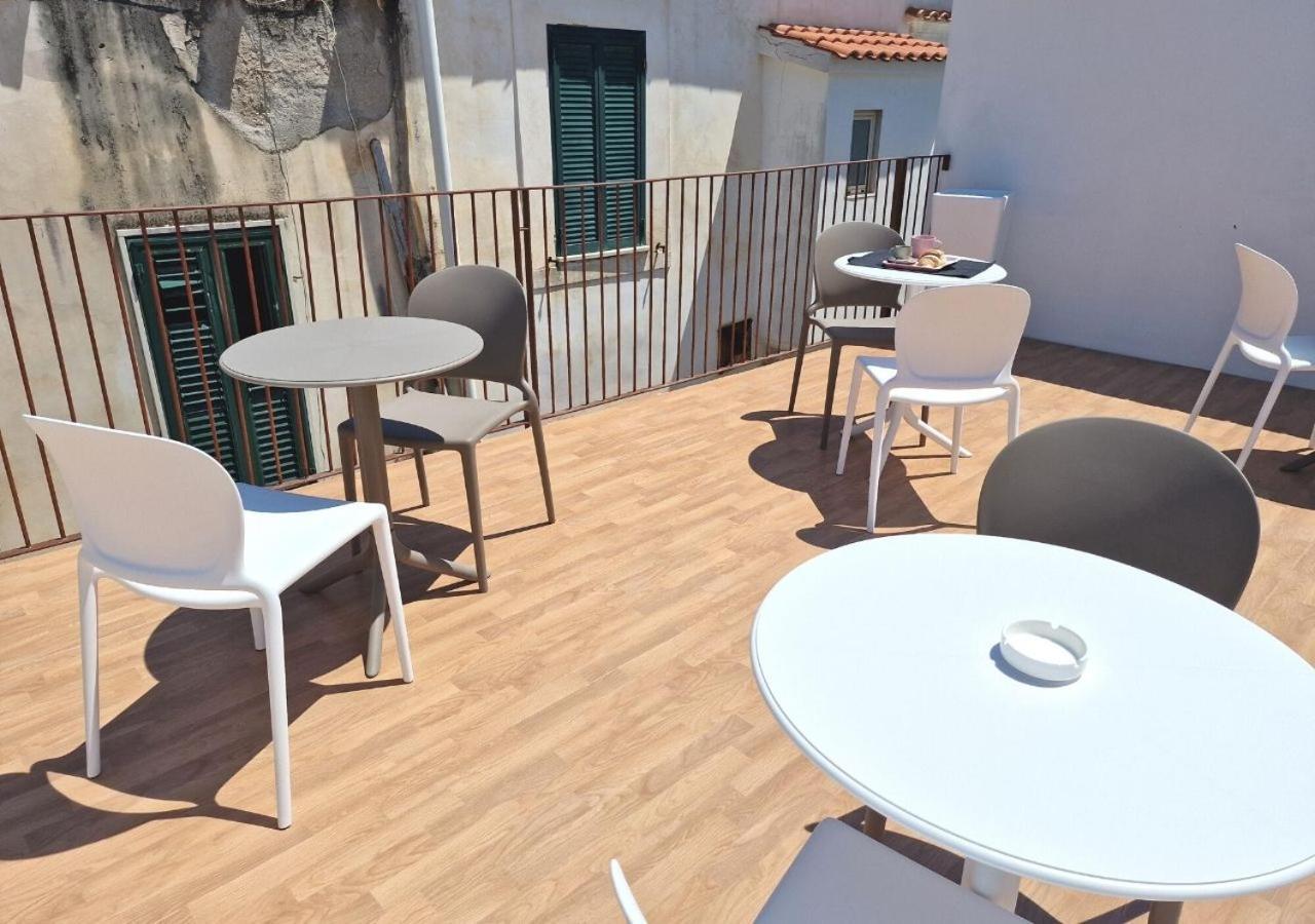 B&B Tra Le Vie Del Borgo 비에스테 외부 사진